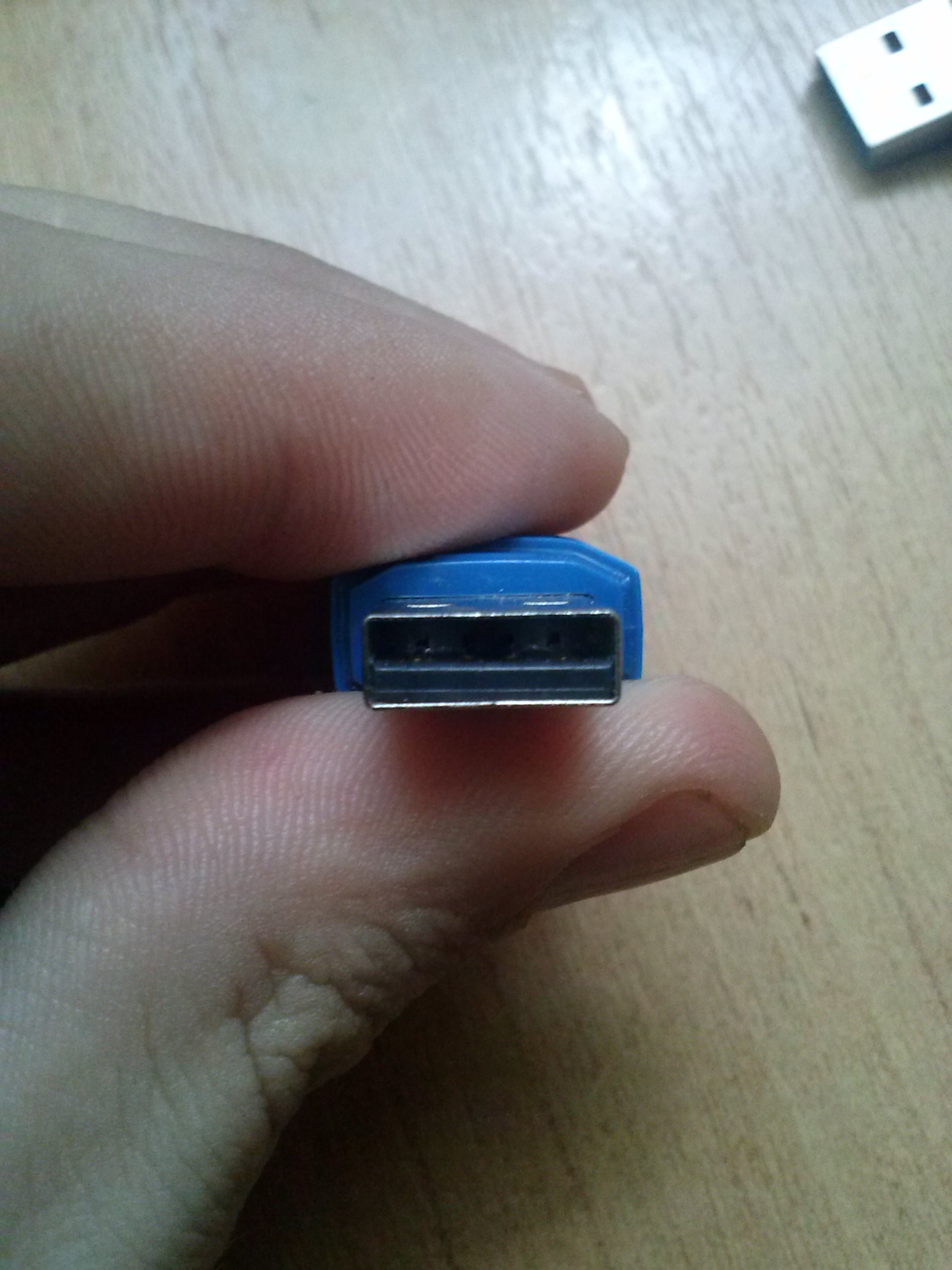Как отличить usb. Как выглядит юсб 2.0. Разъем юсб 3.0 на ВАЗ 2114. Как выглядит разъем для флешки. USB 3 как выглядит.